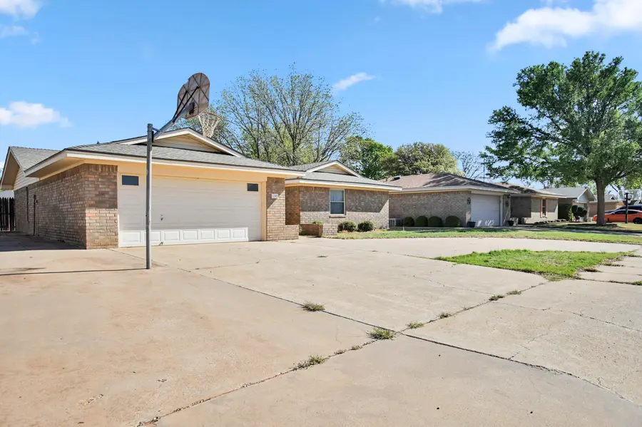 1303 E Waco Street, Brownfield, TX 79316 - #3