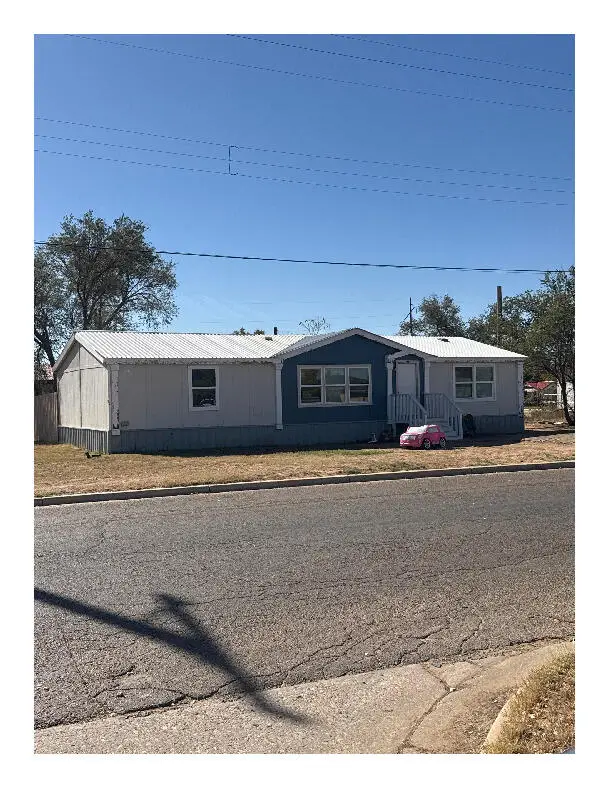201 Maple Street, Levelland, TX 79336 - #2