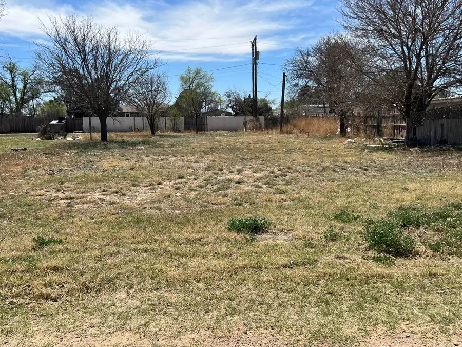 914 E Purdue Street, Lubbock, TX 79403 - #2