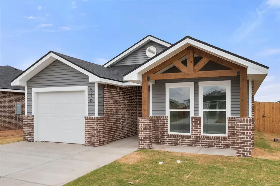 510 E 24th Street, Wolfforth, TX 79382 - #2