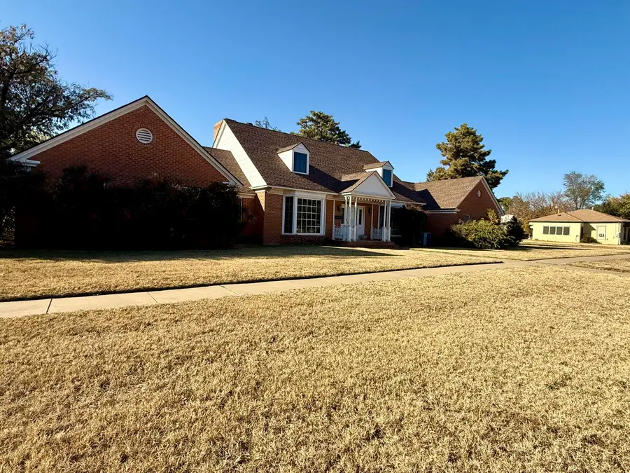 321 10th, Memphis, TX 79245 - #2