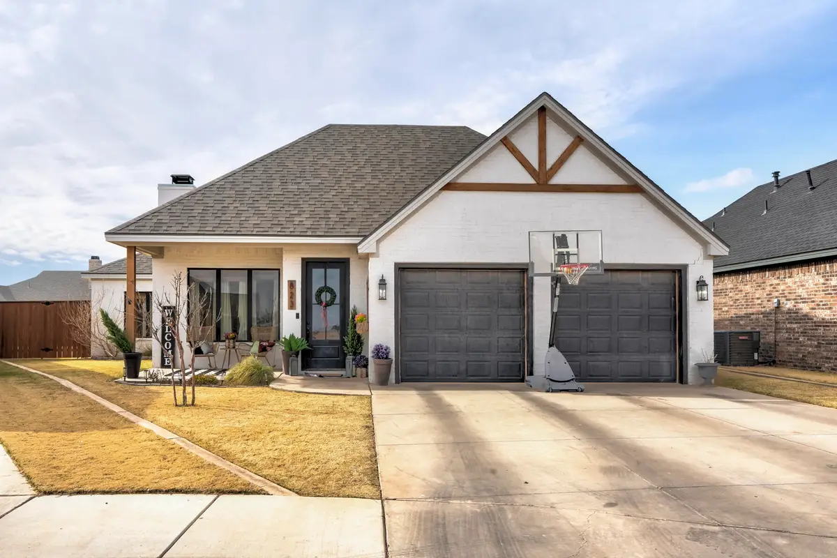 823 N 6th Circle, Wolfforth, TX 79382 - #1