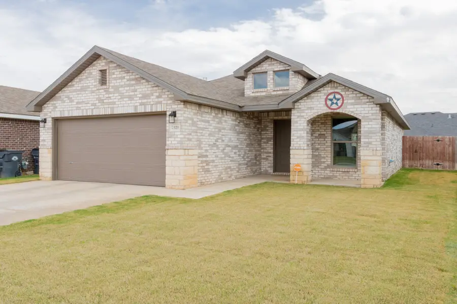 7429 32nd Street, Lubbock, TX 79407 - #3