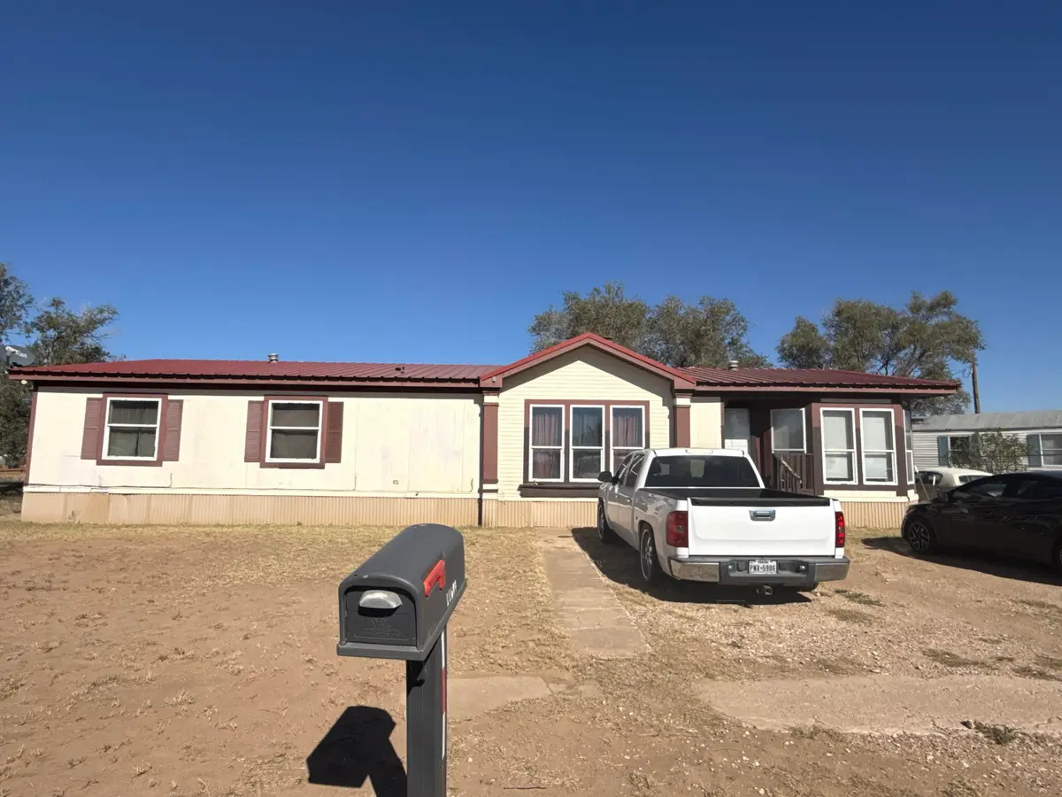 109 Maple Street, Levelland, TX 79336 - #1
