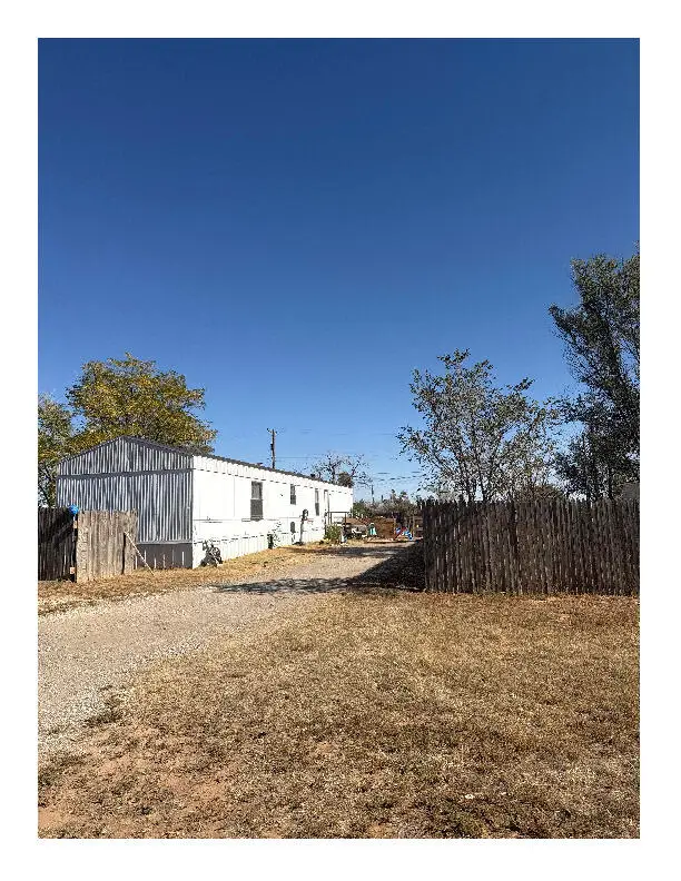 219 Cypress Street, Levelland, TX 79336 - #3