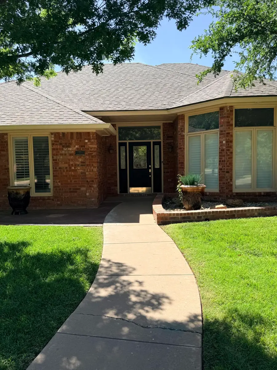 9808 Vicksburg Avenue, Lubbock, TX 79424 - #2