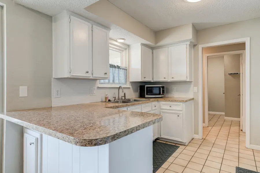 8107 Knoxville Avenue, Lubbock, TX 79423 - #3