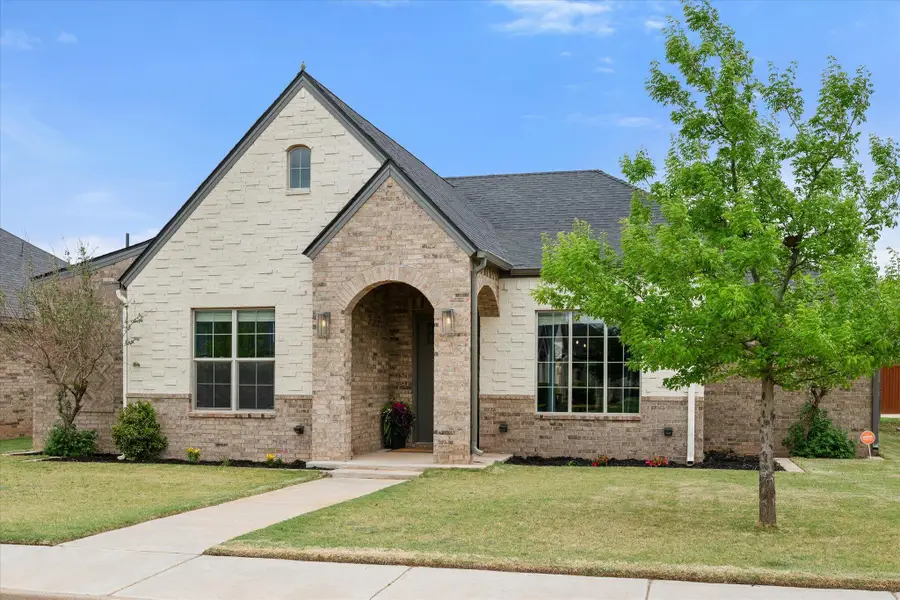 601 Buckingham Avenue, Wolfforth, TX 79382 - #3