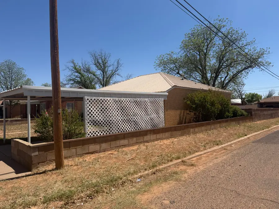 819 N 16th Street, Lamesa, TX 79331 - #3