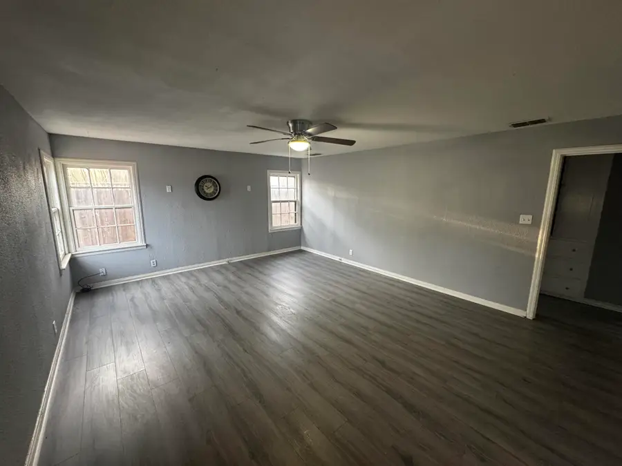 1813 N 5th Street, Tahoka, TX 79373 - #2