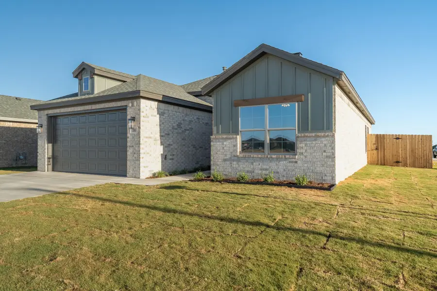 701 E 14th Street, Wolfforth, TX 79382 - #2