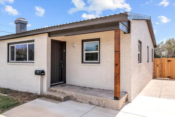 202 W Jackson Street, Levelland, TX 79336