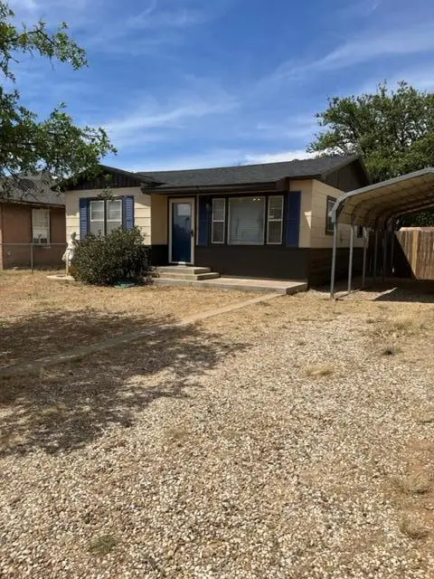 2312 N 1st Street, Tahoka, TX 79373