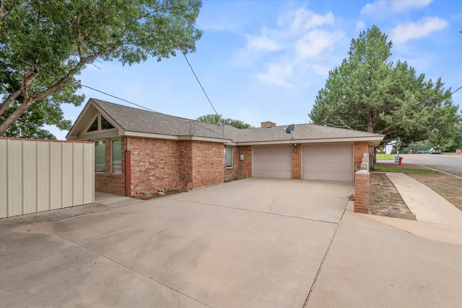1716 W Ave H, Muleshoe, TX 79347 - #3