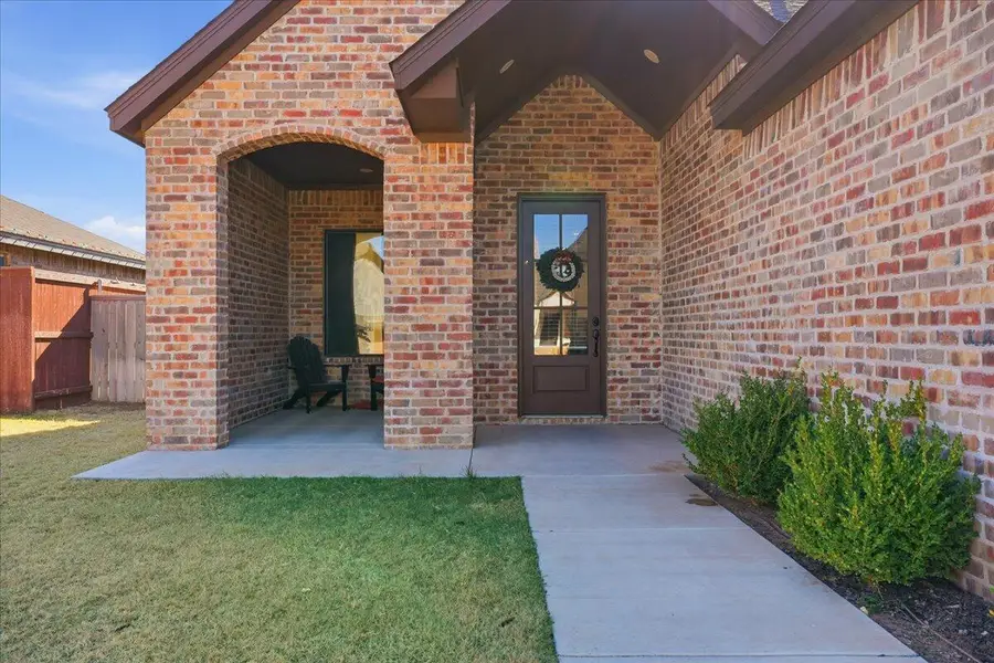 805 N 5th Street, Wolfforth, TX 79382 - #3