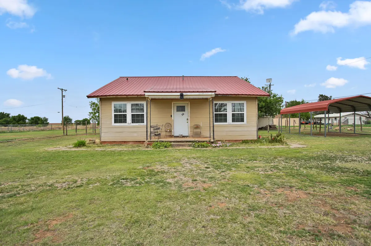 618 W 1st Street, Crosbyton, TX 79322 - #1