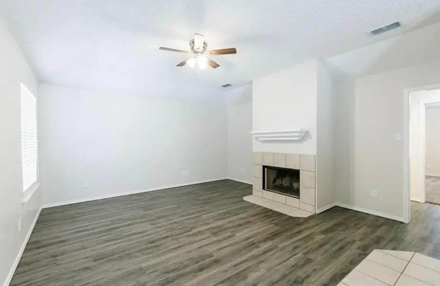 10102 Englewood Avenue, Lubbock, TX 79424 - #2