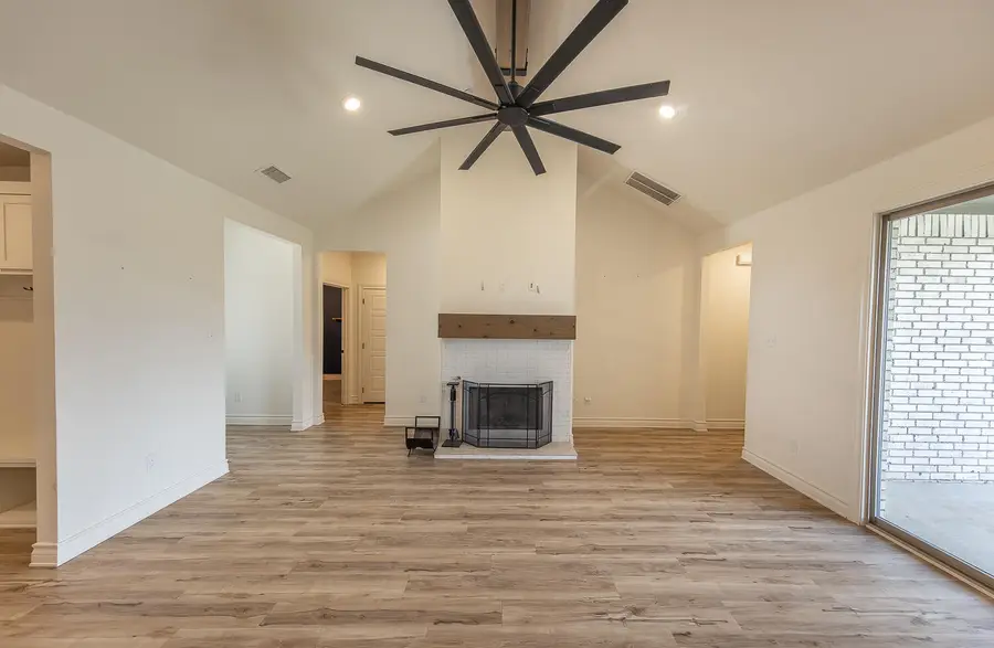 1021 N Fulton Avenue, Lubbock, TX 79416 - #2