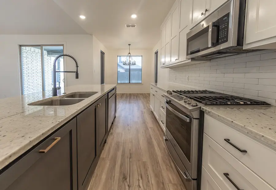 1021 N Fulton Avenue, Lubbock, TX 79416 - #3