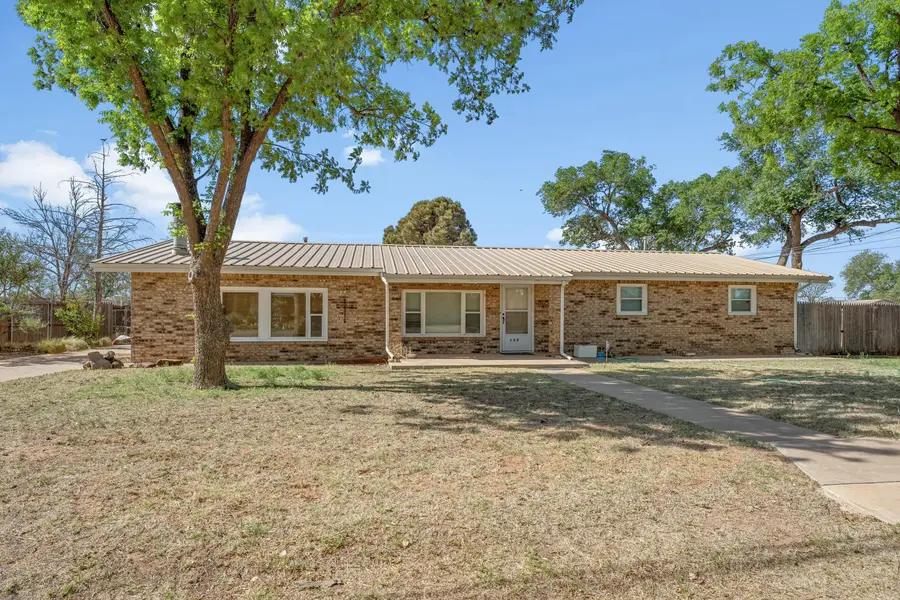 105 13th Street, Seagraves, TX 79359 - #2