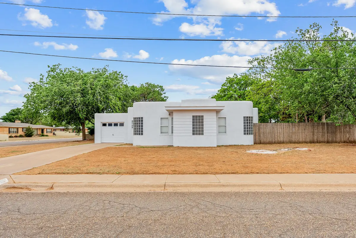 2300 N 2nd Street, Tahoka, TX 79373 - #1