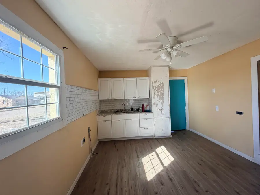 604 Avenue K, Ralls, TX 79357 - #3
