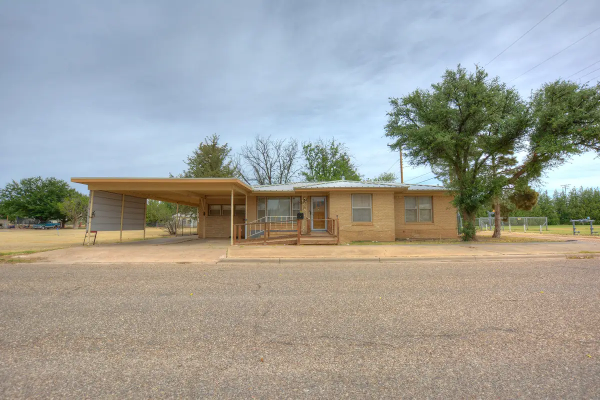 905 10th Street, Ralls, TX 79357 - #1