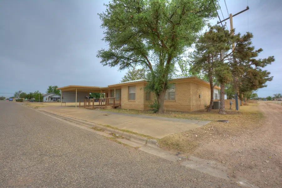 905 10th Street, Ralls, TX 79357 - #2