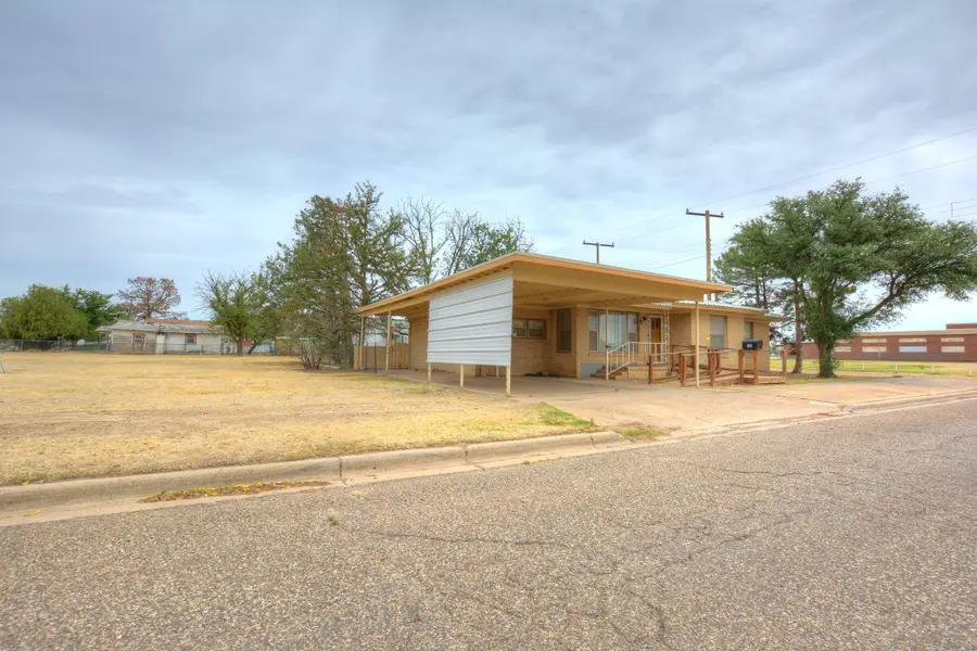 905 10th Street, Ralls, TX 79357 - #3
