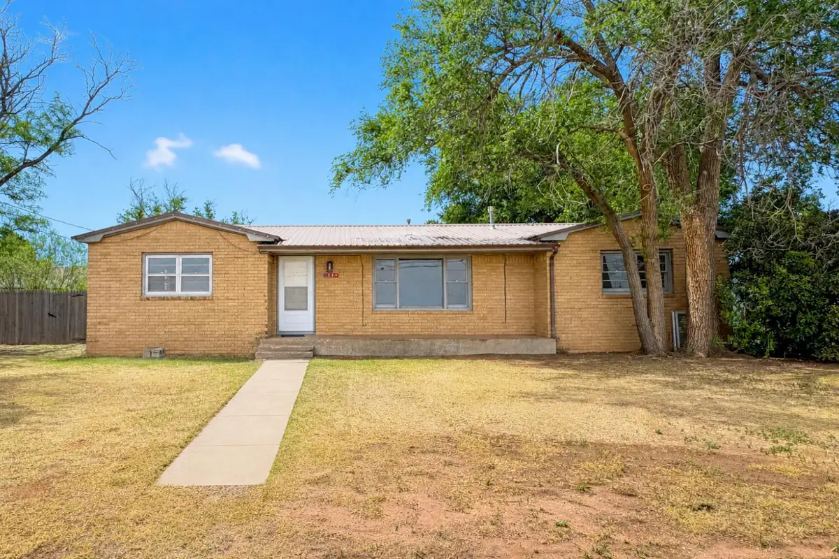 809 W 5th Street, Wolfforth, TX 79382 - #1