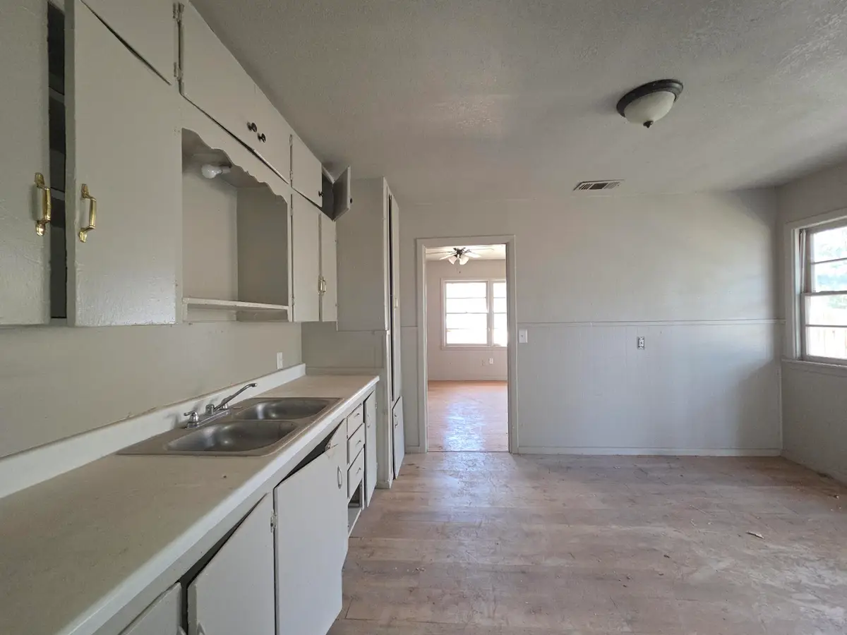 614 39th Street, Lubbock, TX 79404 - #1