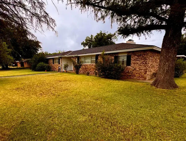 1209 Garland Street, Plainview, TX 79072