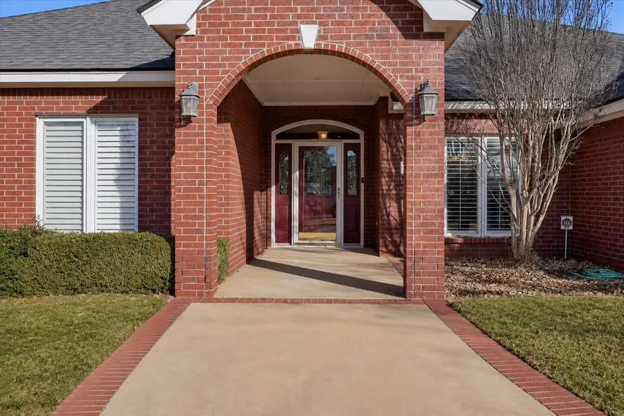 1703 E Casa Linda Lane, Brownfield, TX 79316 - #2
