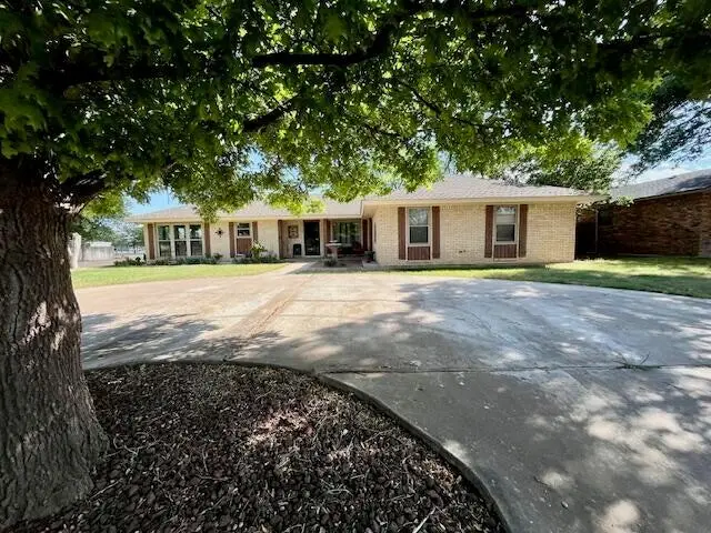 3601 Grandview Street, Plainview, TX 79072 - #1