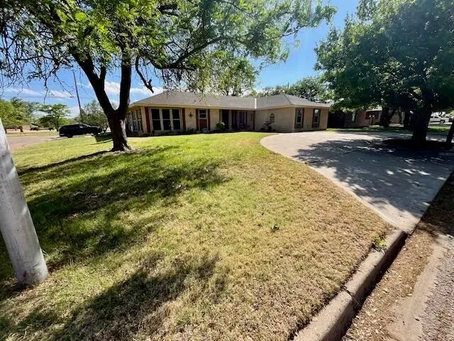 3601 Grandview Street, Plainview, TX 79072 - #2