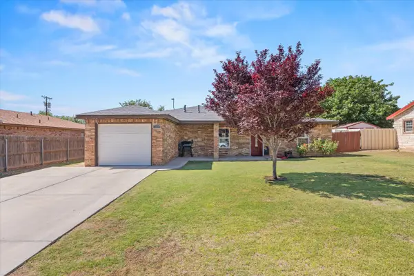 104 2nd Street, Plains, TX 79355