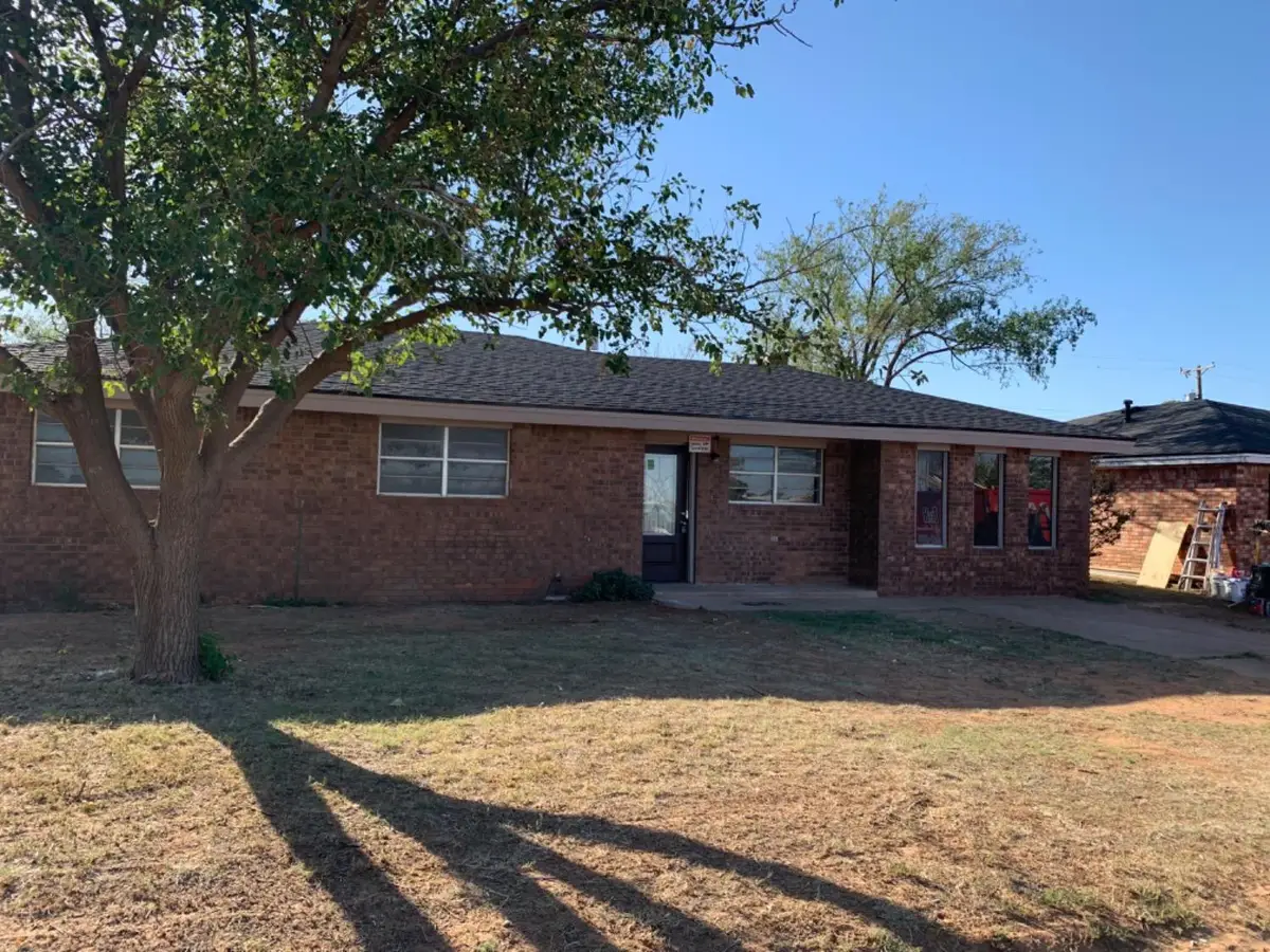 206 Ave T, Levelland, TX 79336 - #1