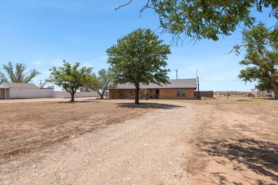 881 N U.s. Hwy 385, Levelland, TX 79336 - #3