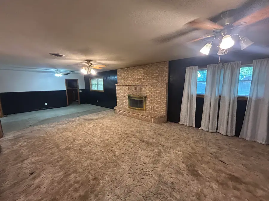 2704 W 16th Street, Plainview, TX 79072 - #3