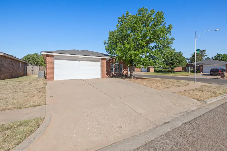802 Genoa Avenue, Lubbock, TX 79416 - #2