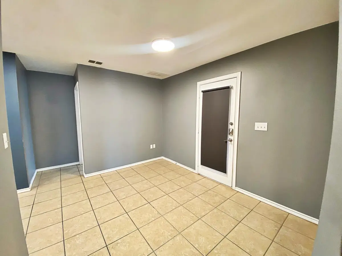 532 N Clinton Avenue, Lubbock, TX 79416 - #1