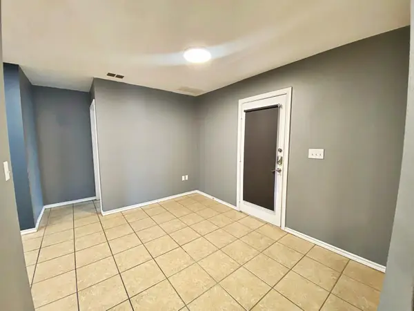 532 N Clinton Avenue, Lubbock, TX 79416