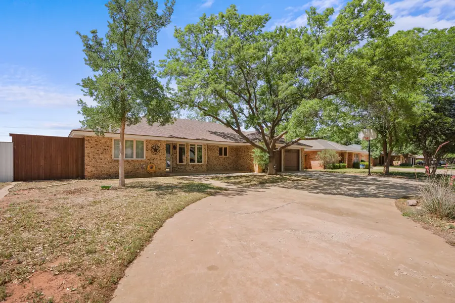 1806 E Hester Street, Brownfield, TX 79316 - #3