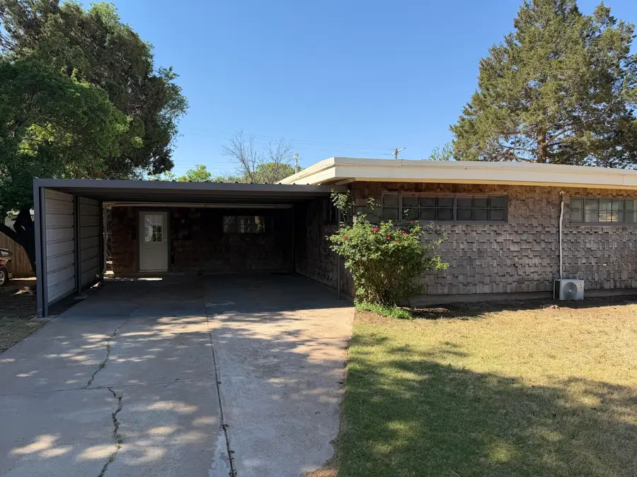 117 SW 9th, Plainview, TX 79072 - #3