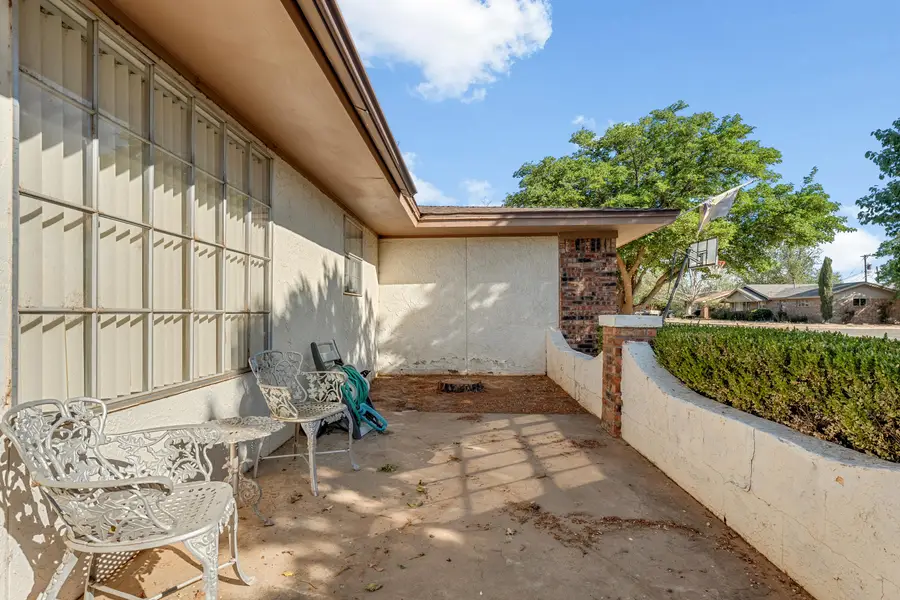 105 S Terry Drive, Slaton, TX 79364 - #2