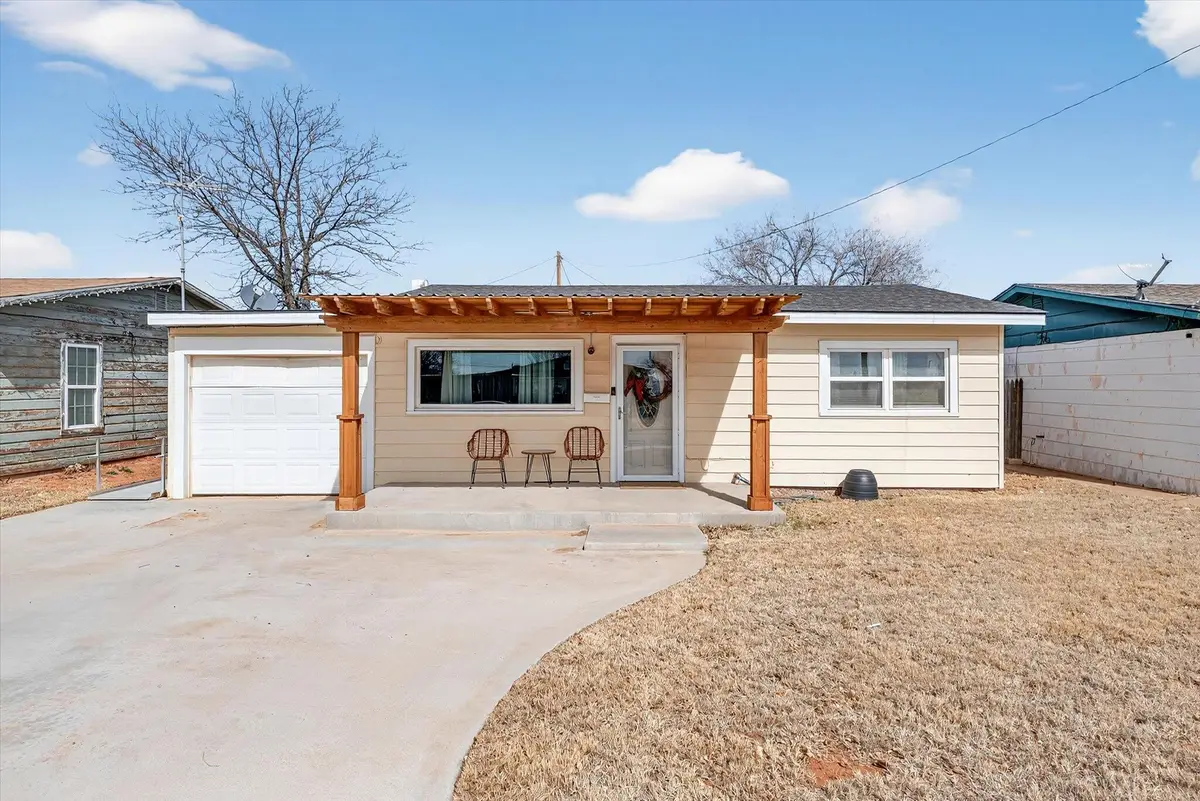 513 E Park Lane, Brownfield, TX 79316 - #1