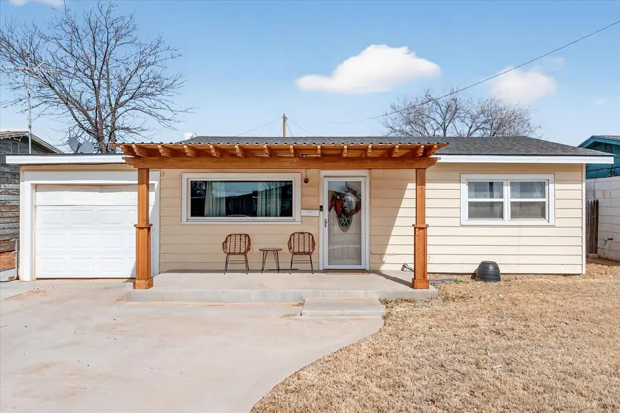 513 E Park Lane, Brownfield, TX 79316 - #2