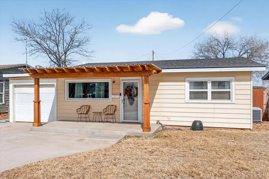 513 E Park Lane, Brownfield, TX 79316 - #3