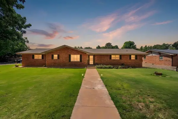 2501 N 2nd Street, Tahoka, TX 79373