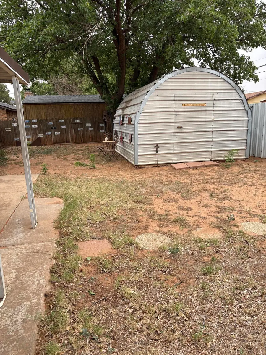 803 S Howell Street, Brownfield, TX 79316 - #3